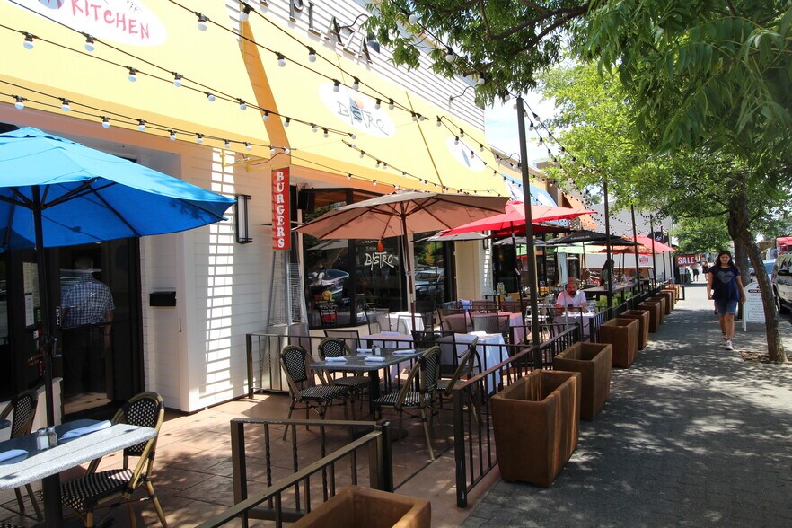 More Photos Of 1136-1154 Main St, Saint Helena Storefront For Lease