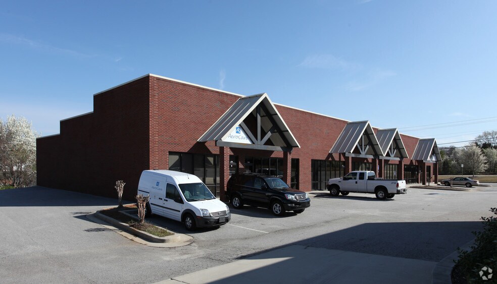 More Photos Of 45 Parkland Dr, Stockbridge Unknown For Lease