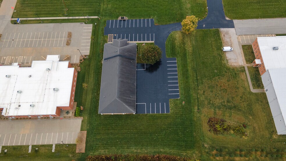 More Photos Of 1186 S State Route 157, Edwardsville Loft Creative Space For Sale