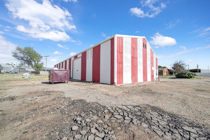 More Photos Of 104 Main St, Wiggins Industrial For Sale