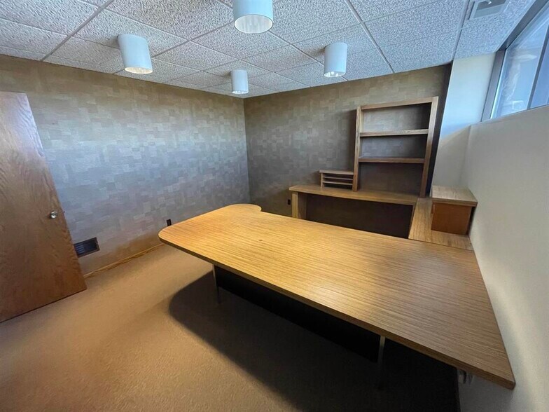 More Photos Of 3525 Patch St, Stevens Point Office For Lease
