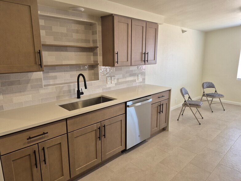 More Photos Of 5453 E 4th St, Tucson Assisted Living For Sale