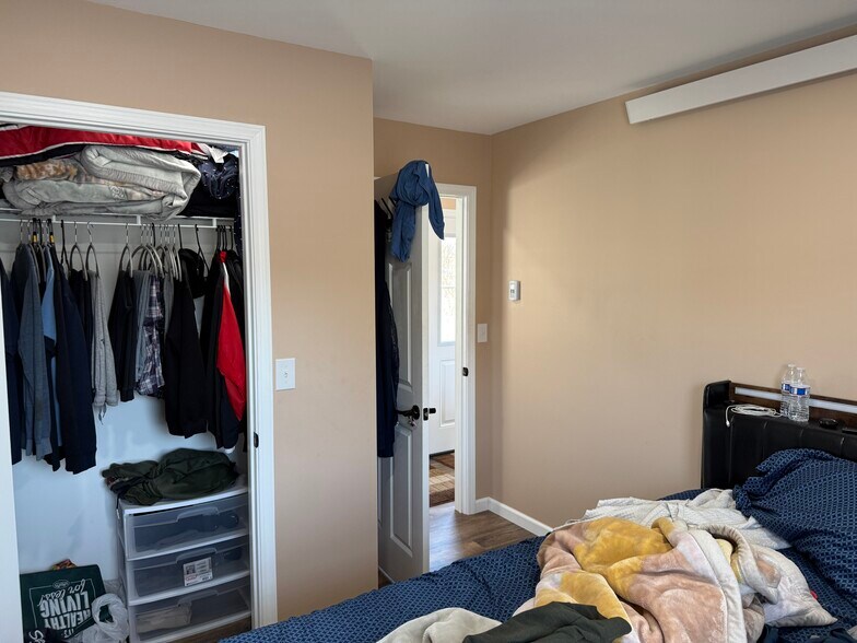 More Photos Of 4881 Pittsburgh Rd, Harrisville Light Distribution For Sale