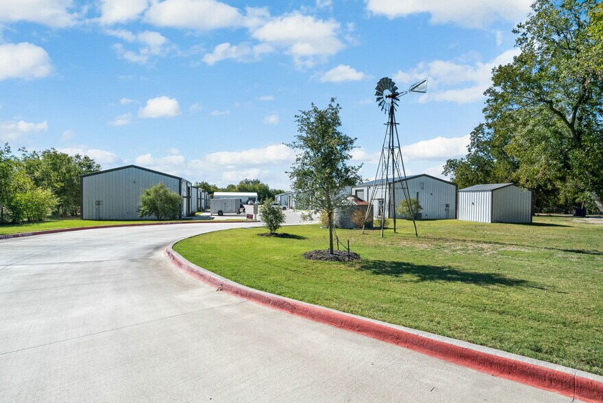 More Photos Of 1507 Ranger Hwy, Weatherford Warehouse For Lease