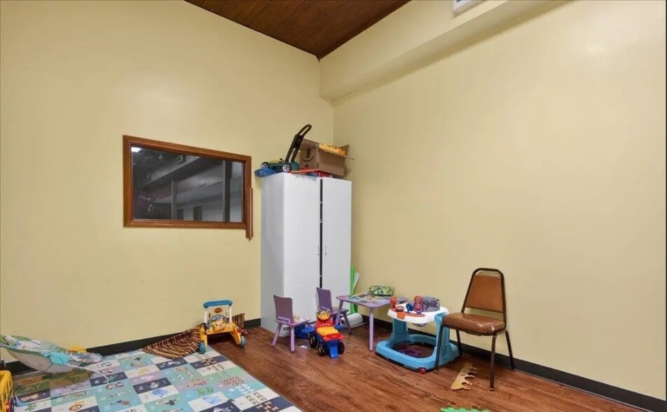More Photos Of 3111 Normandy Dr, Springfield Office For Sale