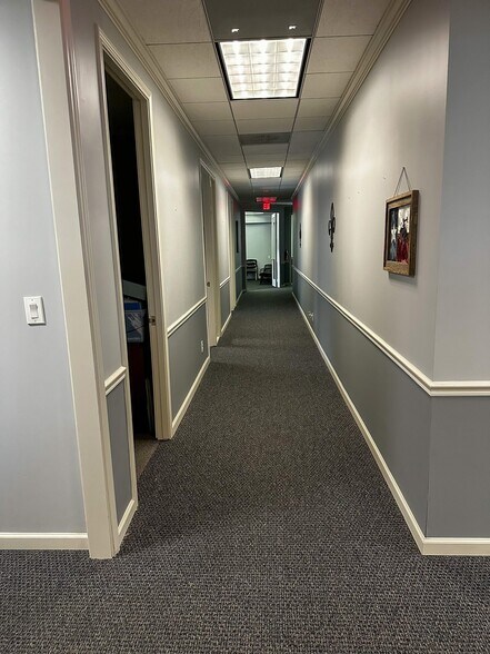 More Photos Of 14350 W Sylvanfield Dr, Houston Office For Sale