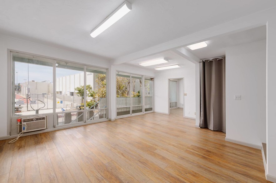More Photos Of 424 Pico Blvd, Santa Monica Loft Creative Space For Lease