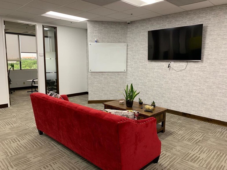More Photos Of 1900 Glades Rd, Boca Raton Coworking Space