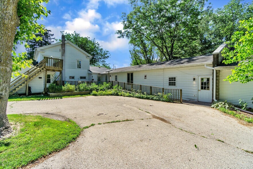 More Photos Of 121 S 5th St, Evansville Assisted Living For Sale