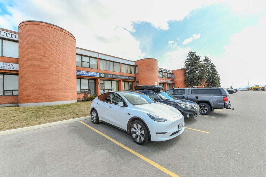 More Photos Of 750 Oakdale Rd, Toronto Light Distribution For Sale