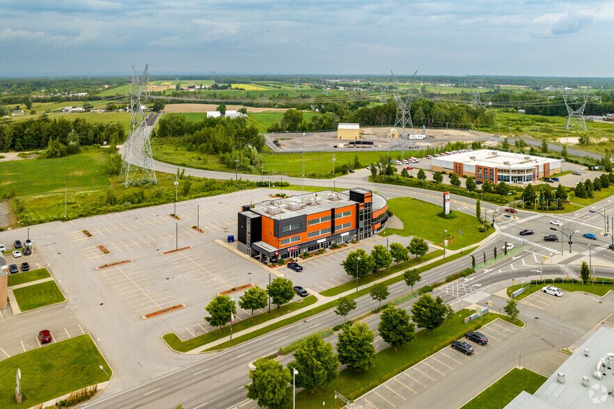 More Photos Of 2700 Boul des Entreprises, Terrebonne Office For Lease