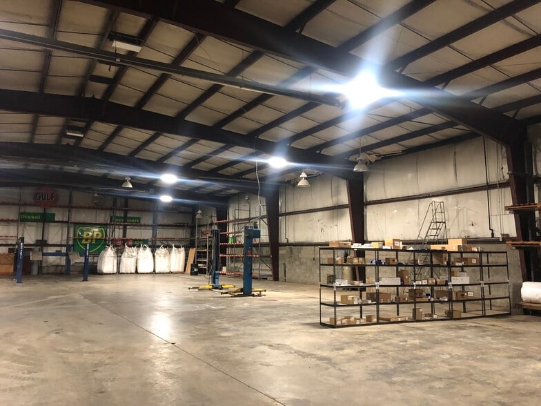 More Photos Of 119 Elizabeth Pike, Mineral Wells Industrial For Lease