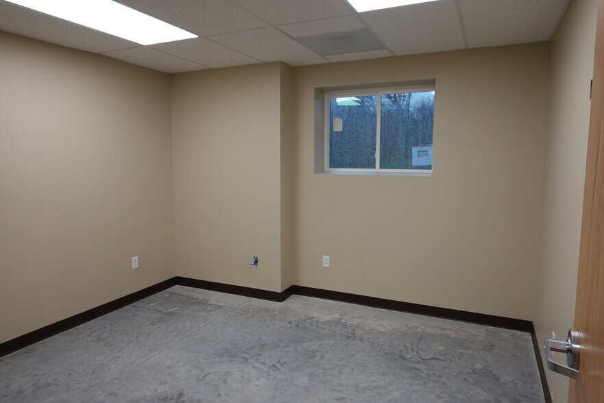 More Photos Of 9719 Aulbach Industrial, High Ridge Warehouse For Lease