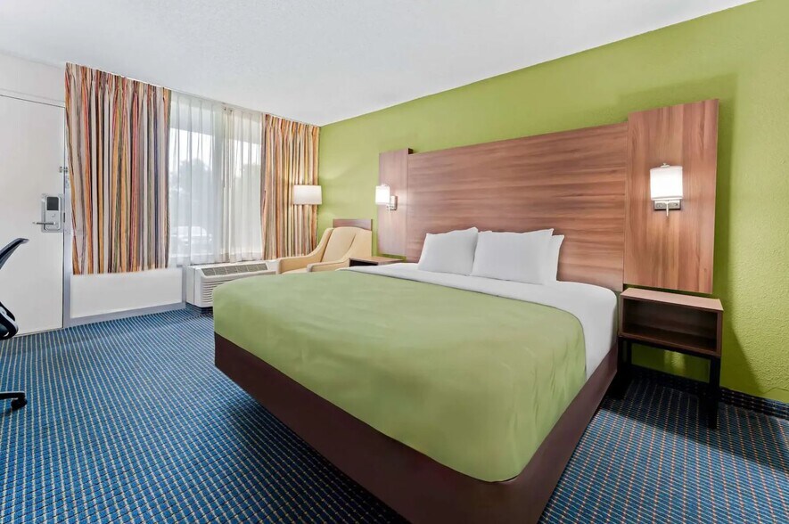 More Photos Of 1205 S Martin Luther King Blvd, Americus Hotel For Sale