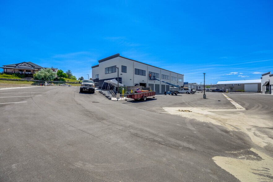 More Photos Of 3193 Commerce Ct - Bldg 1, Castle Rock Unknown For Lease