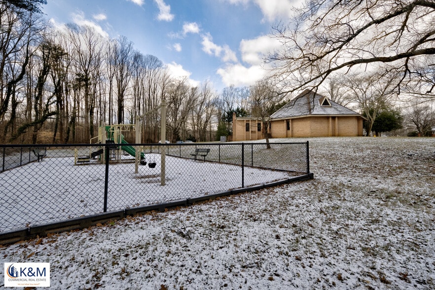 More Photos Of 5610 Inverchapel Rd, Springfield Specialty For Sale