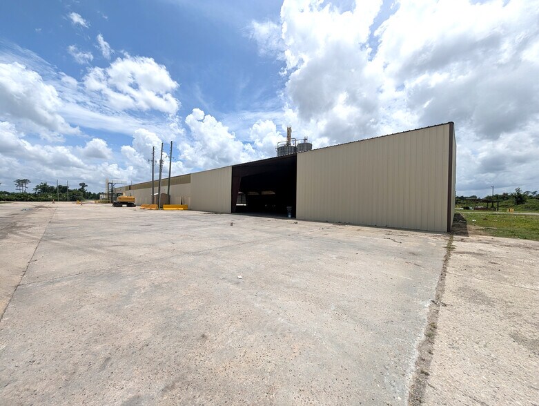 More Photos Of 1509 S Byron Butler Pky, Perry Manufacturing For Sale