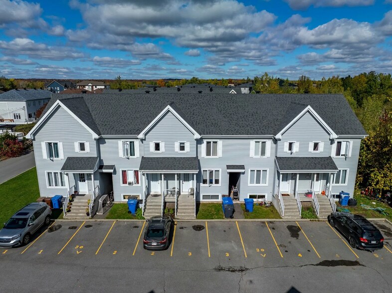 Primary Photo Of 30 Rue Lemieux, Granby Apartments For Sale