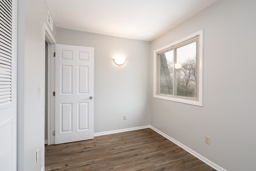More Photos Of 2220 W 98th St, Bloomington Apartments For Sale