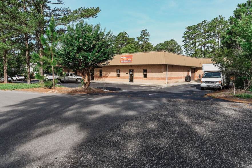More Photos Of 173 Davis St, Southern Pines Flex For Sale