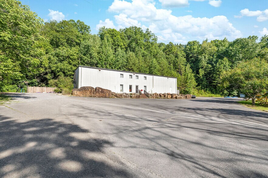 More Photos Of 10360 AL-227, Albertville Specialty For Sale