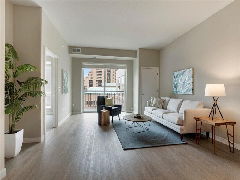 More Photos Of 10 2nd St SE, Minneapolis Apartments For Lease