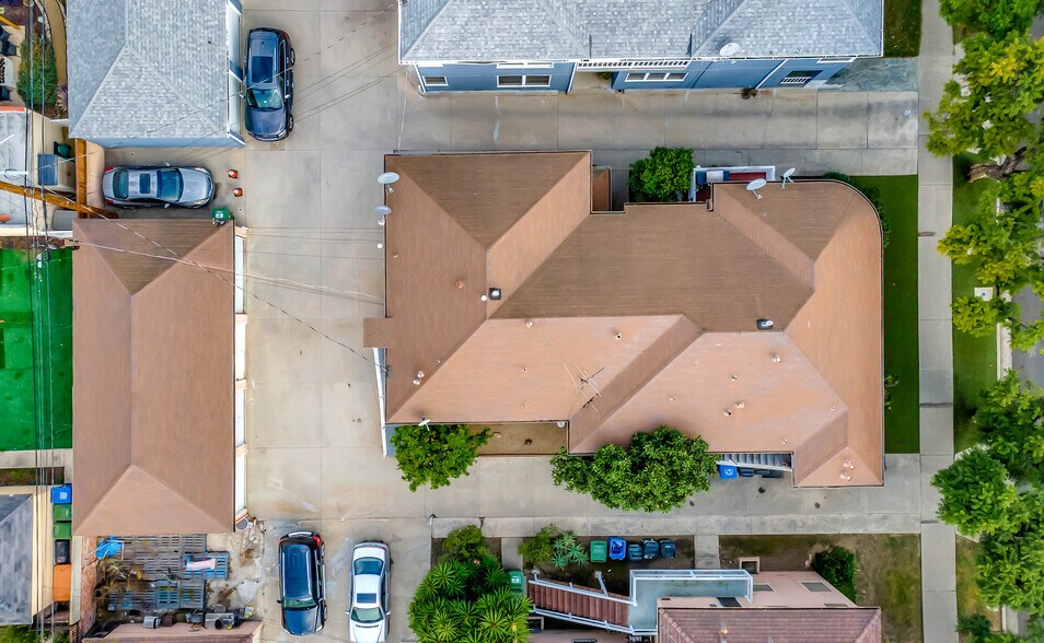 More Photos Of 3725 S Victoria Ave, Los Angeles Multifamily For Sale