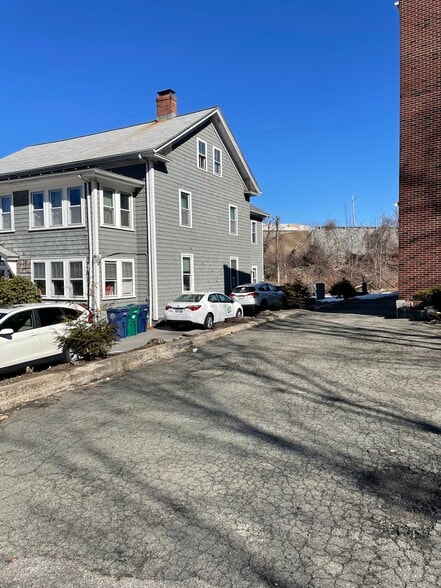 More Photos Of 126 Charles St, Auburndale Multifamily For Sale