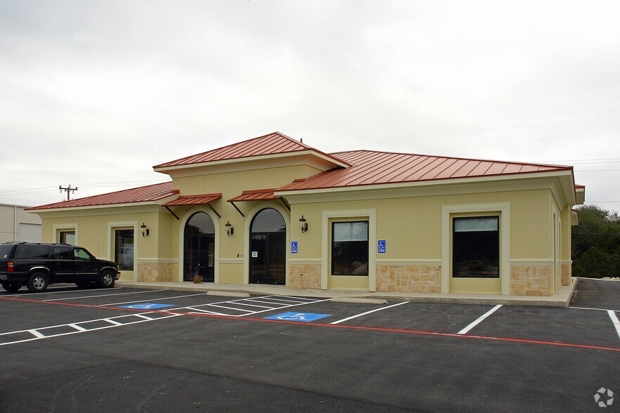 More Photos Of 21222 Gathering Oak, San Antonio Office For Lease