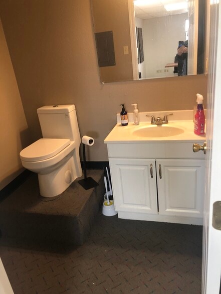 More Photos Of 2273 Barataria Blvd, Marrero Loft Creative Space For Lease