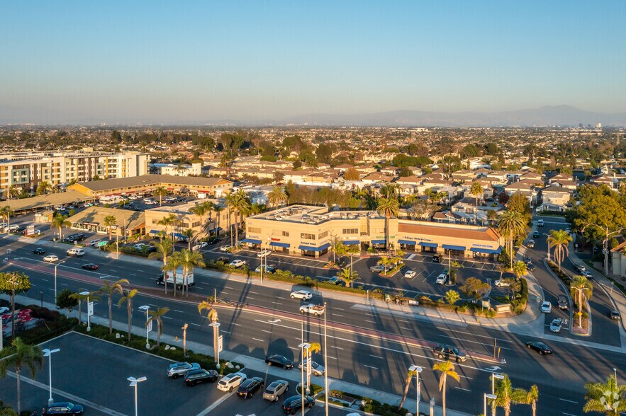 More Photos Of 18682 Beach Blvd, Huntington Beach Medical For Lease