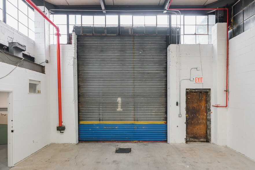 More Photos Of 555 Johnson Ave, Brooklyn Unknown For Lease