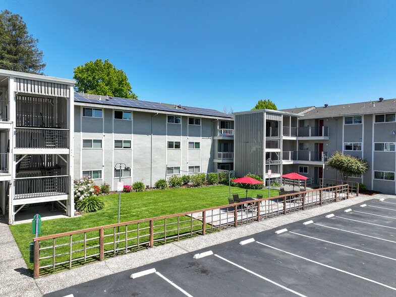 More Photos Of 8025 Beverly Dr, Rohnert Park Apartments For Sale