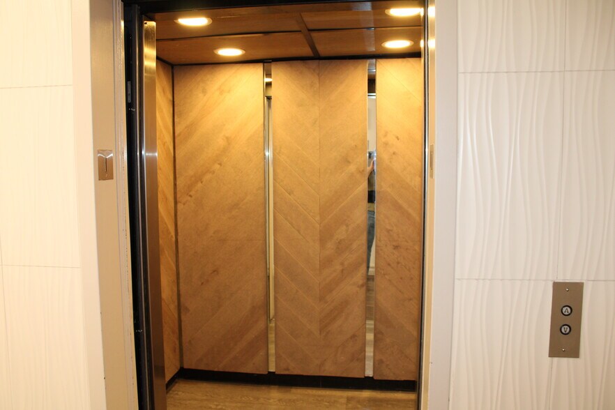 More Photos Of 7500 Viscount Blvd, El Paso Medical For Lease