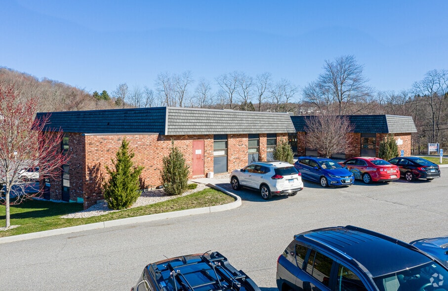 Primary Photo Of 30 Peck Rd, Torrington Medical For Lease