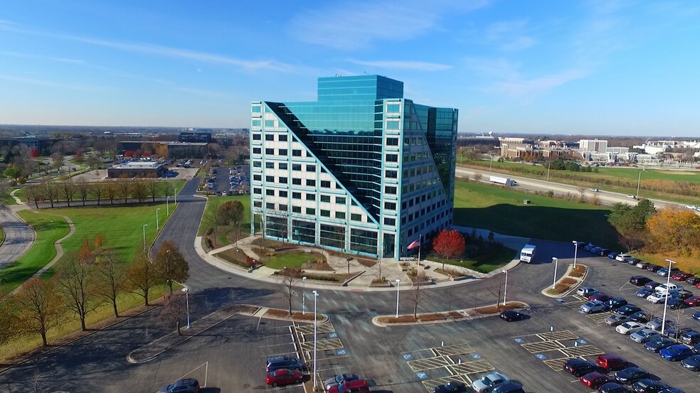 More Photos Of 55 Shuman Blvd, Naperville Office For Lease