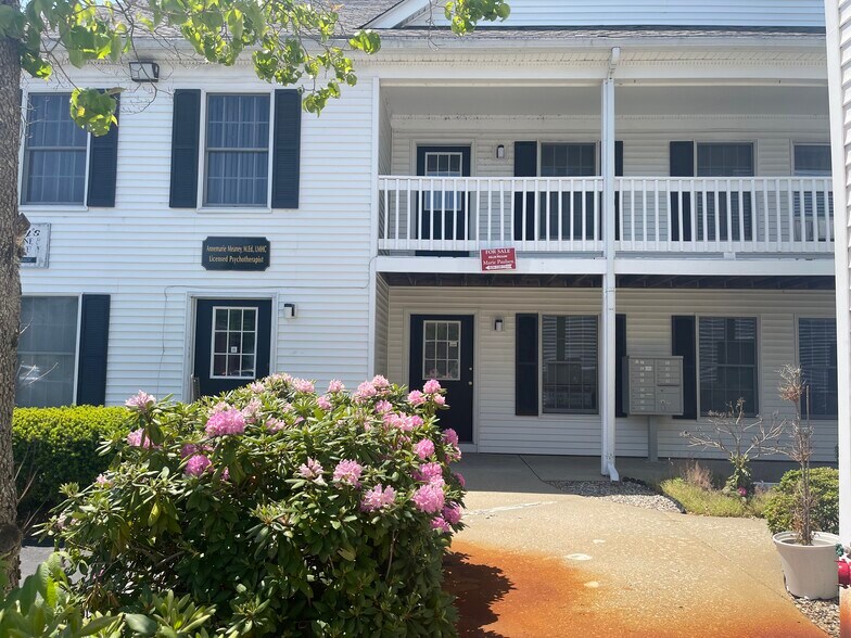 More Photos Of 56 N Bedford St, East Bridgewater Office For Sale