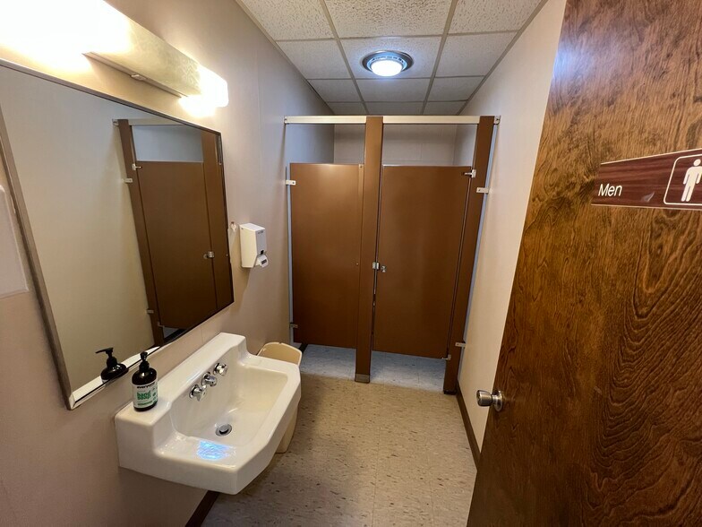 More Photos Of 2602 N Morgan St, Decatur Office For Sale