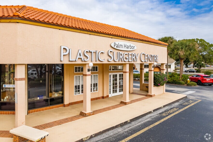 More Photos Of 34718-35084 US Highway 19 N, Palm Harbor Unknown For Lease