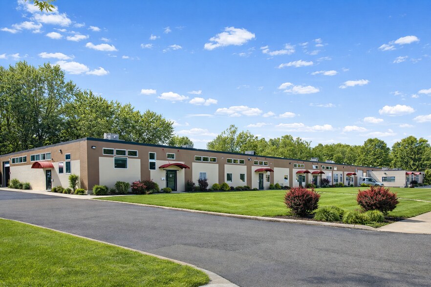 More Photos Of 1-37 Rockland Park Ave, Tappan Service For Lease