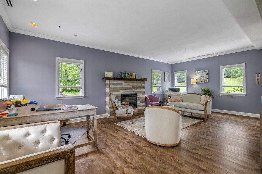 More Photos Of 1841 Universal Rd, Pittsburgh Office For Sale