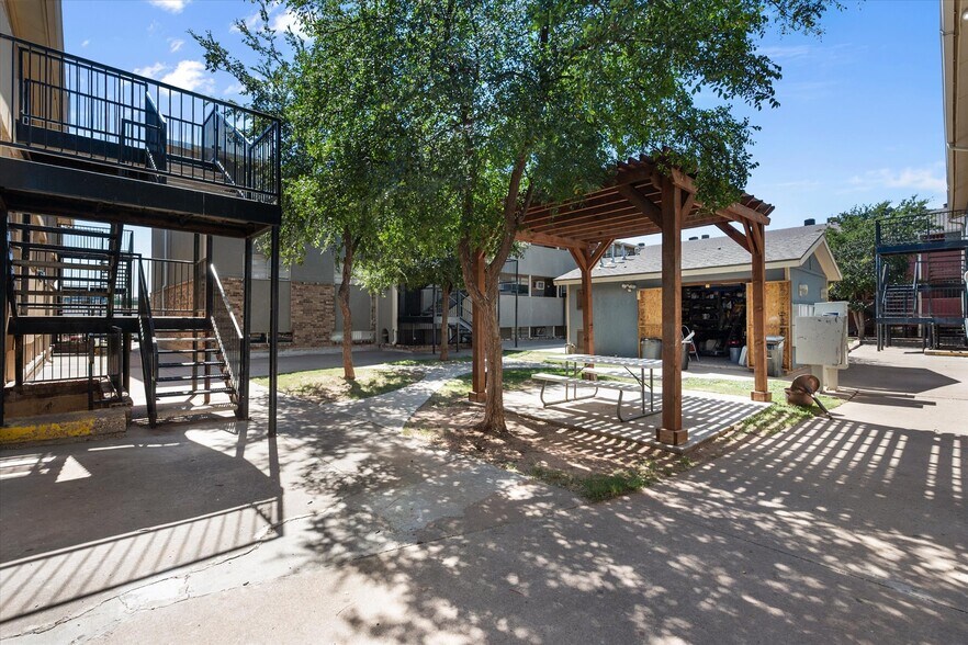 More Photos Of 306 Toledo Ave, Lubbock Apartments For Sale