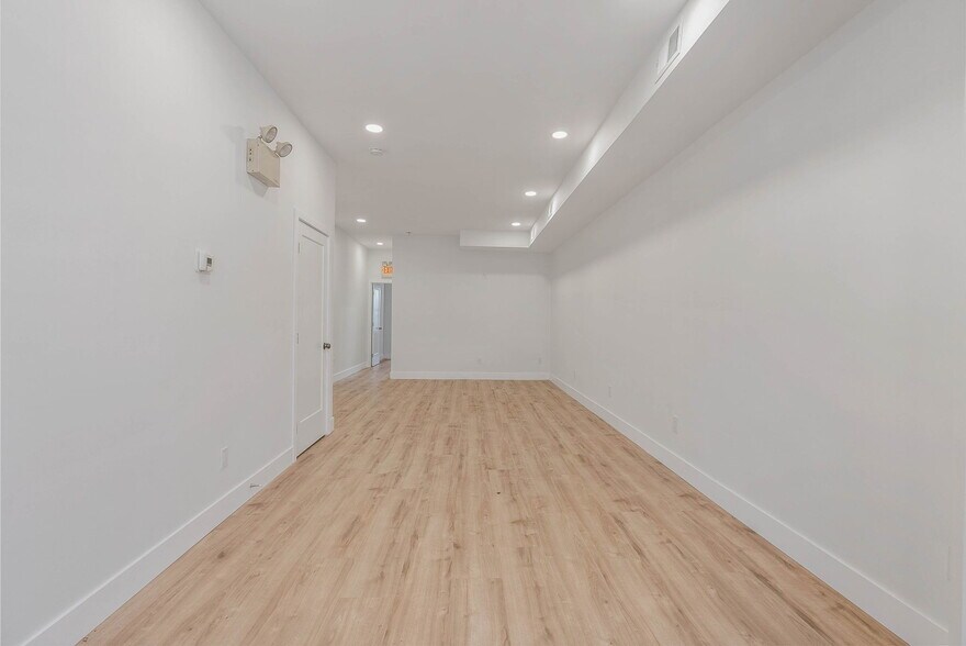 More Photos Of 1326 Point Breeze Ave, Philadelphia General Retail For Lease