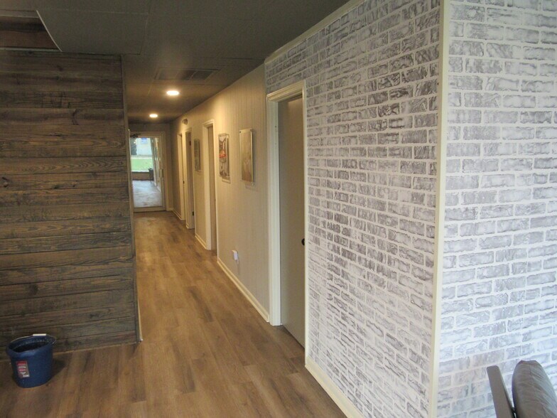More Photos Of 127 Hemlock St, Columbus Office For Lease