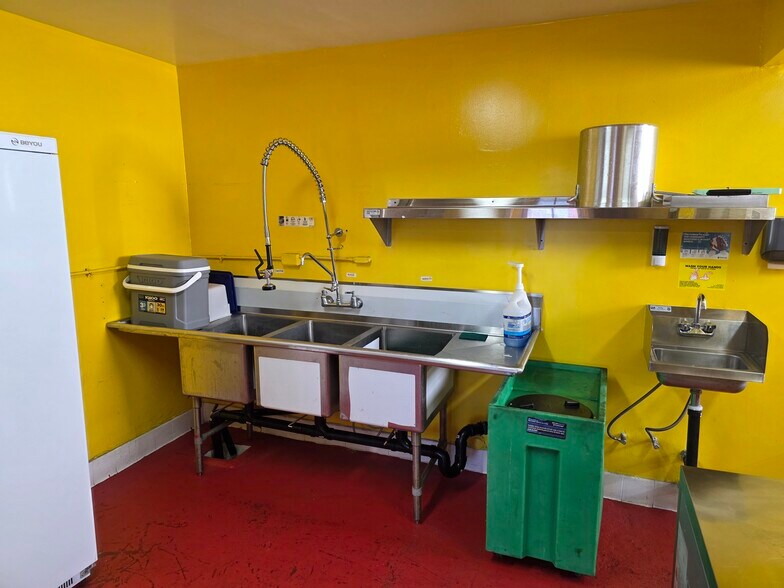 More Photos Of 11111 Wilmington Ave, Los Angeles Storefront Retail Residential For Lease