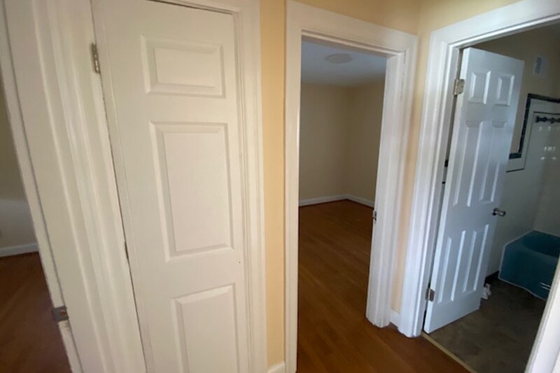 More Photos Of 224 Taylor Dr, Lexington Apartments For Sale