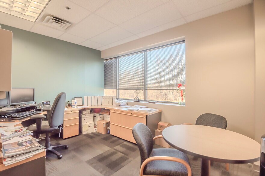 More Photos Of 118 Lukens Dr, New Castle Unknown For Lease