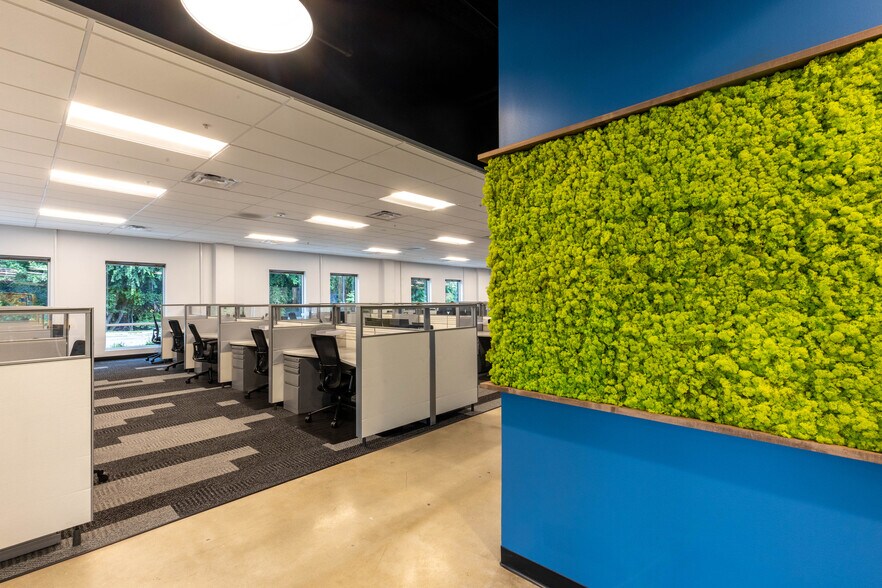 More Photos Of 1750 Forest Dr, Annapolis Medical For Lease