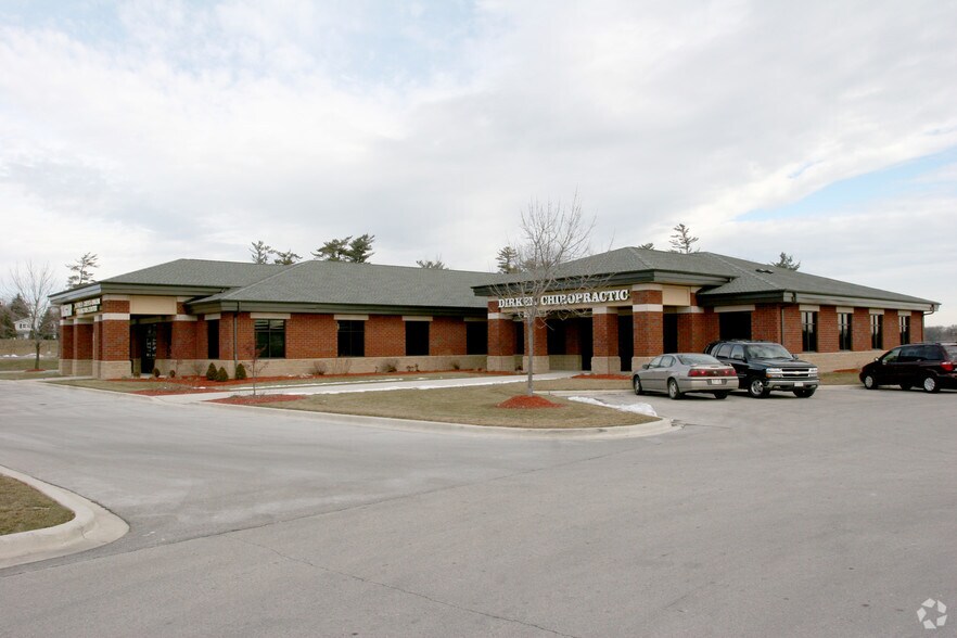 More Photos Of 905-909 S Taylor Dr, Sheboygan Office For Lease