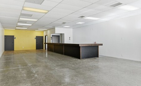 More Photos Of 6016 Maple St, Omaha Storefront For Sale